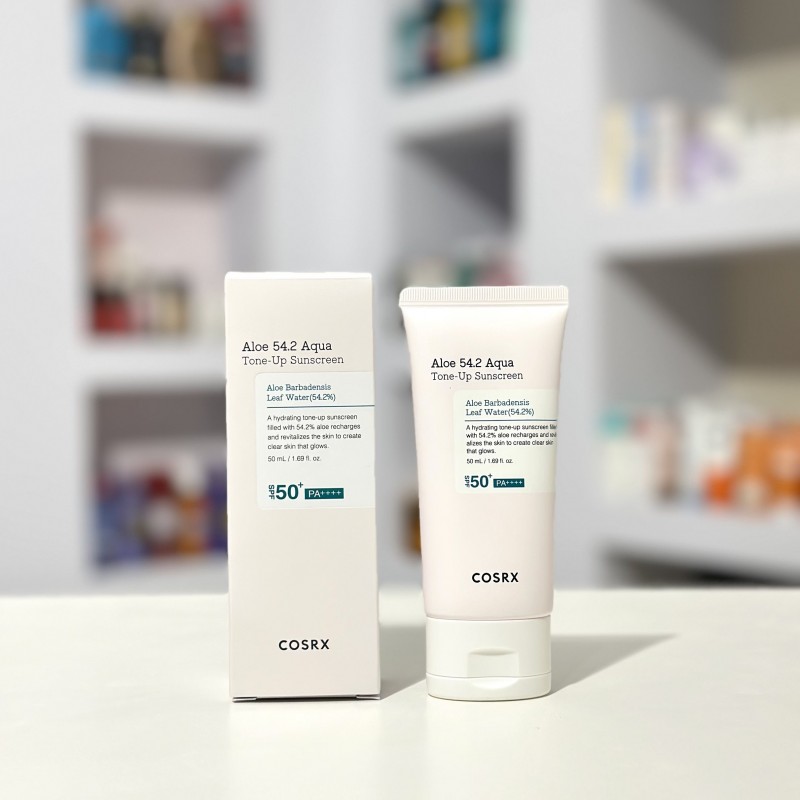 ضد آفتاب مرطوب کننده و فوق سبک اولترا لایت کوزارکس cosrx