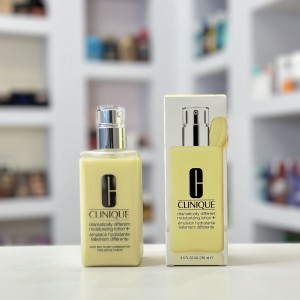 لوسیون مرطوب کننده دراماتیکالی دیفرنت کلینیکClinique مدل لوسیون پلاس حجم ۲۵۰ میل