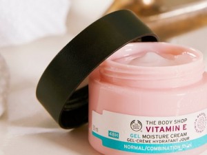 ژل کرم آبرسان و مرطوب کننده ویتامین E بادی شاپ  Body Shop Vitamin E Gel Moisture Cream 48H New