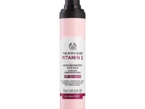 مرطوب کننده و ضد آفتاب بادی شاپ  The Body Shop Vitamin E Day Lotion SPF30