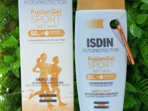 ضد آفتاب ایزدین مدل فیوژن ژل اسپرت (Fusion Gel Sport) حاوی SPF50 حجم 100 میل