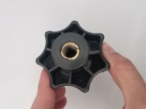 مهره خروسکی فلکه ای درپوش دار 12 هفت پر قطر دسته پلاستیکی 65 mm