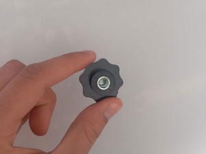 مهره خروسکی فلکه ای با کالیت 6 هفت پر قطر دسته پلاستیکی 30 mm