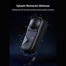 کیف حمل دوربین Insta360 در طبیعت