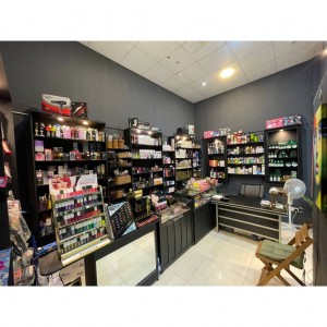 واحد 135 - فروشگاه فمه شاپ (Femme Shop)