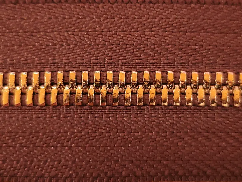 زیپ دوطرفه فلزی سایز 5 رنگ قهوه ای دندانه لایت (1 متری)