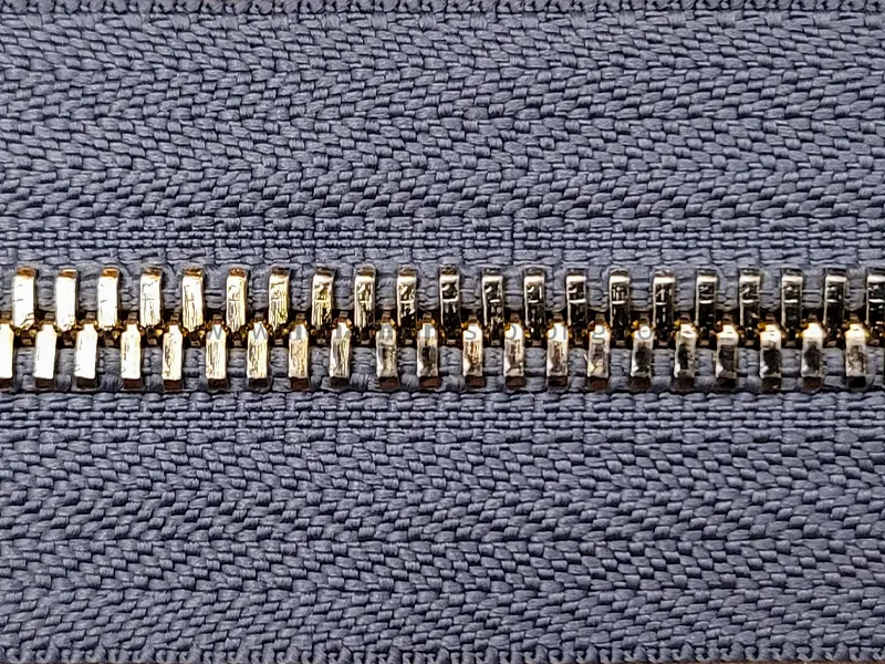 زیپ دوطرفه فلزی سایز 5 رنگ طوسی دندانه لایت (1 متری)