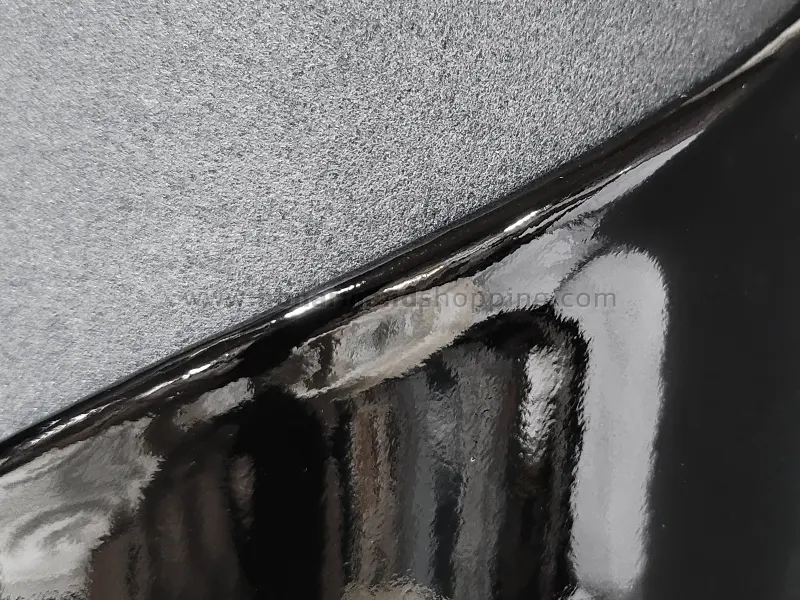 چرم مصنوعی ورنی طرح ساده رنگ مشکی ابعاد 100x140 سانت