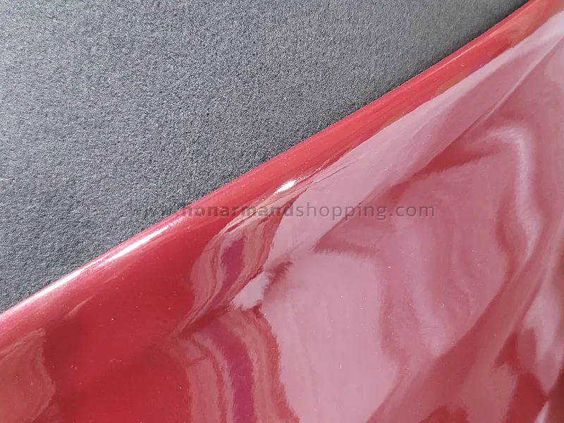 چرم مصنوعی ورنی طرح ساده رنگ زرشکی ابعاد 100x140 سانت