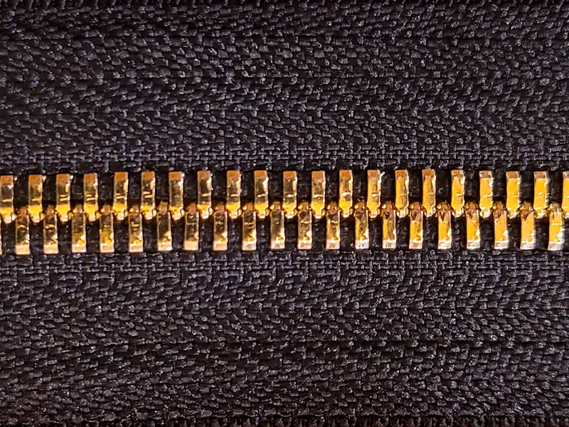 زیپ دوطرفه فلزی سایز 5 رنگ مشکی دندانه لایت (1 متری)