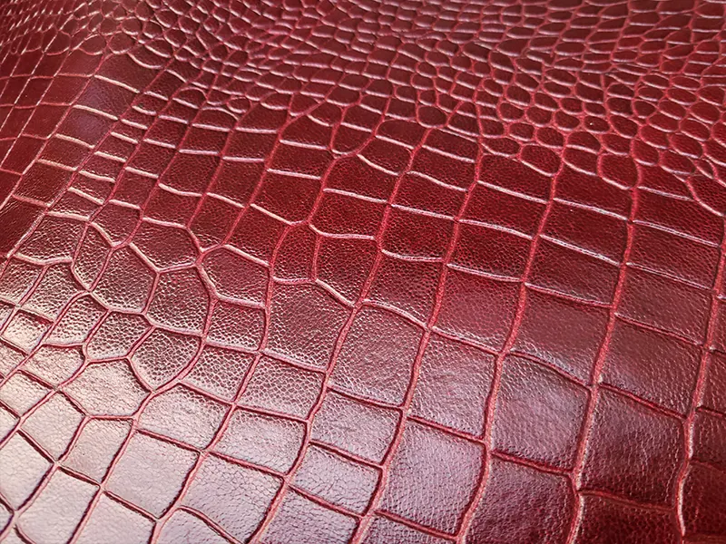 چرم طبیعی شتر طرح روکو رنگ زرشکی