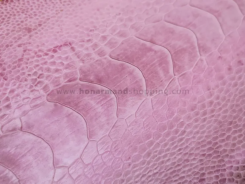 چرم ساق پای شترمرغ رنگ صورتی روشن