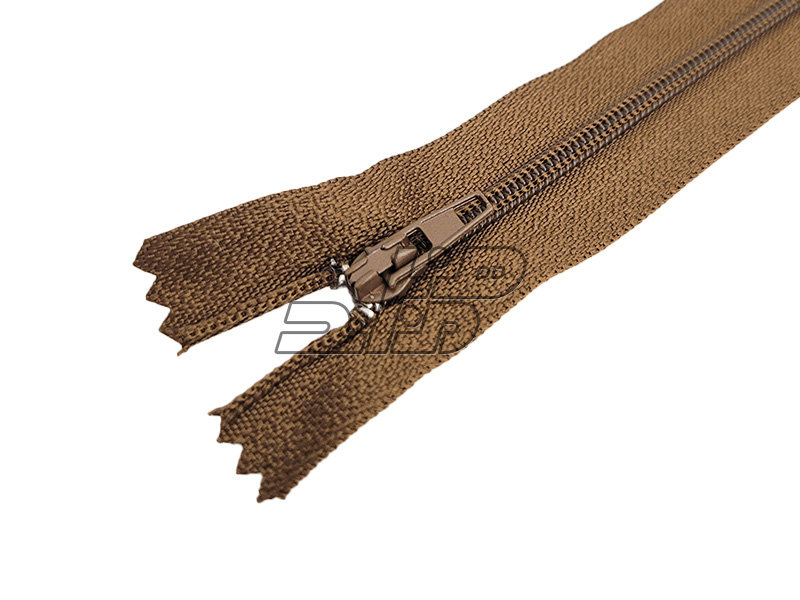 زیپ پلاستیکی 20 سانتی رنگ قهوه ای روشن