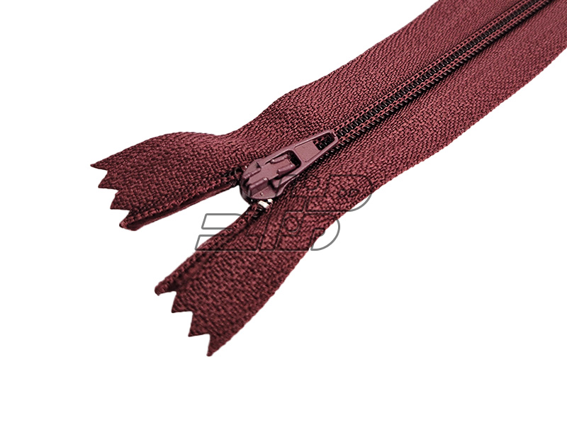 زیپ پلاستیکی 20 سانتی رنگ زرشکی