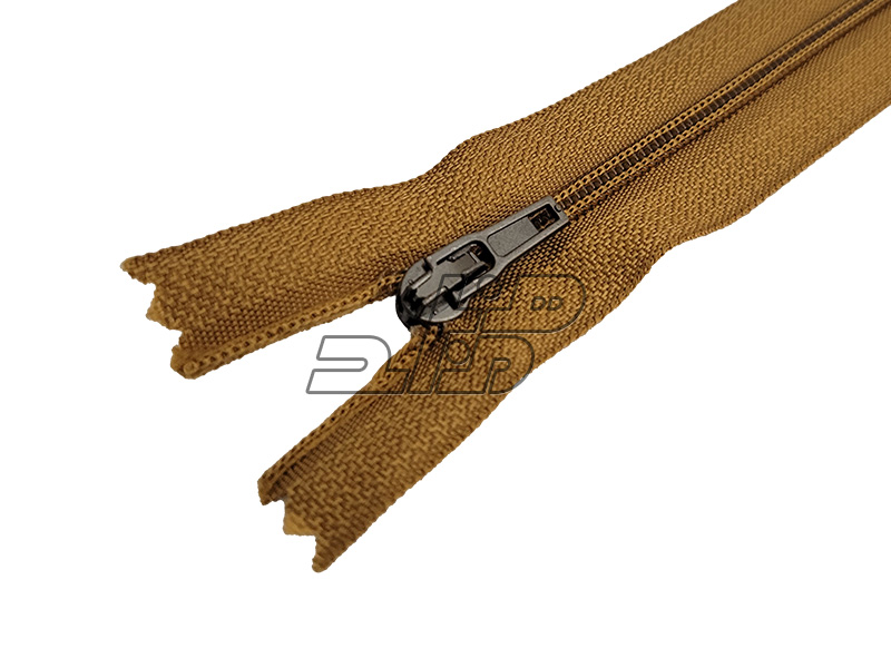 زیپ پلاستیکی 20 سانتی رنگ عسلی