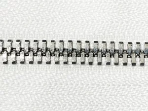 زیپ دوطرفه فلزی سایز 5 رنگ سفید دندانه نیکل (1 متری)