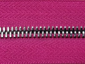 زیپ دوطرفه فلزی سایز 5 رنگ صورتی دندانه نیکل (1 متری)