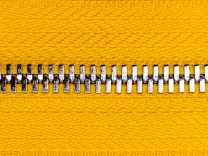 زیپ دوطرفه فلزی سایز 5 رنگ زرد دندانه نیکل (1 متری)