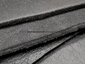 چرم گاومیش طرح ساده رنگ مشکی (وارداتی)