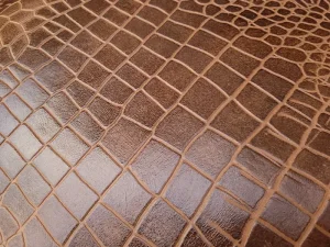 چرم طبیعی شتر طرح روکو رنگ عسلی