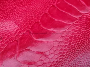 چرم ساق پای شترمرغ رنگ سرخابی