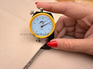 چرم گاوی طرح فلوتر رنگ کرم روشن مات