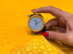 چرم طبیعی گاوی طرح کروکو رنگ زرد