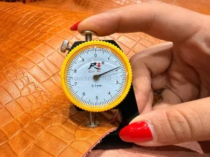 چرم گاوی طرح روکو رنگ عسلی