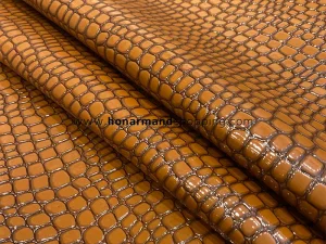 چرم مصنوعی ورنی طرح سنگی رنگ عسلی (ابعاد 100x140 سانت)