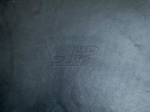 چرم طبیعی گاوی رنگ مشکی طرح ساده (تکه ای)