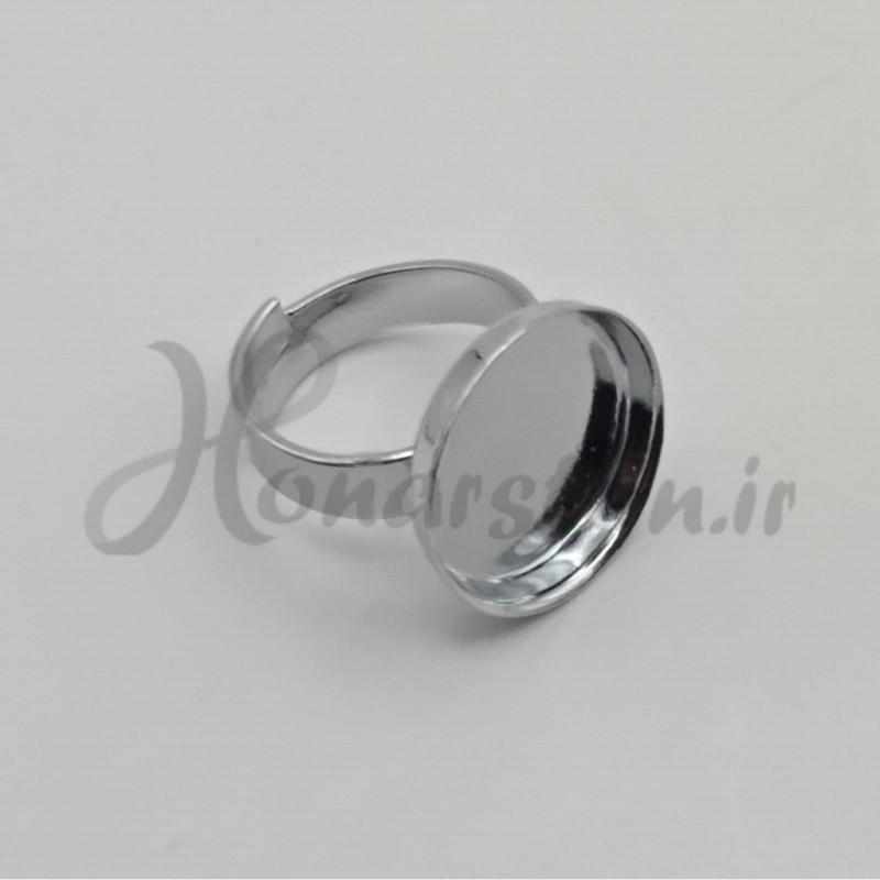 قاب فلزی رزین مدل انگشتر طرح دایره نقره ای قطر 2 سانت