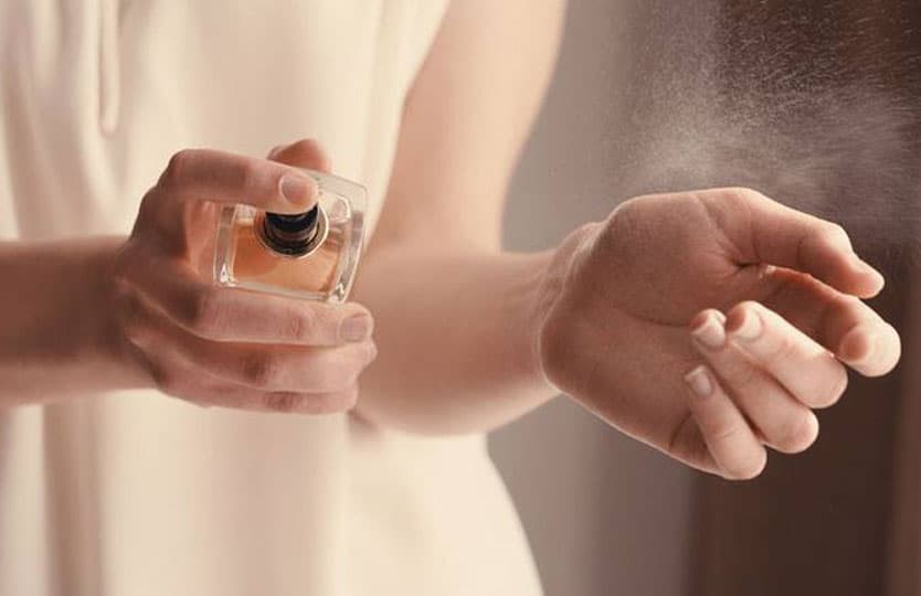 بازگشت به دفتر با 5 عطر زنانه اداری شیک