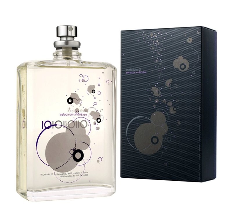 خواص عطر Escentric Molecules چیست؟ کاربران در مورد آن چه گفتند؟