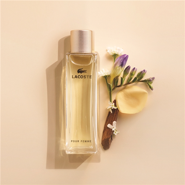 نقد و بررسی عطر زنانه Lacoste Pour Femme