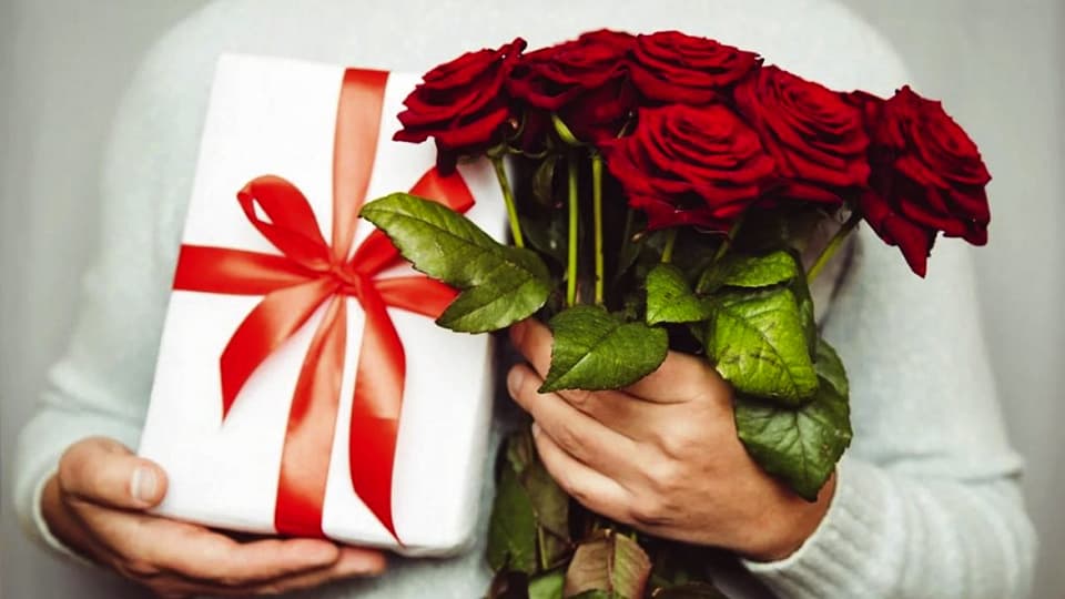 چرا عطر را به عنوان بهترین هدیه برای زنان انتخاب کنید؟