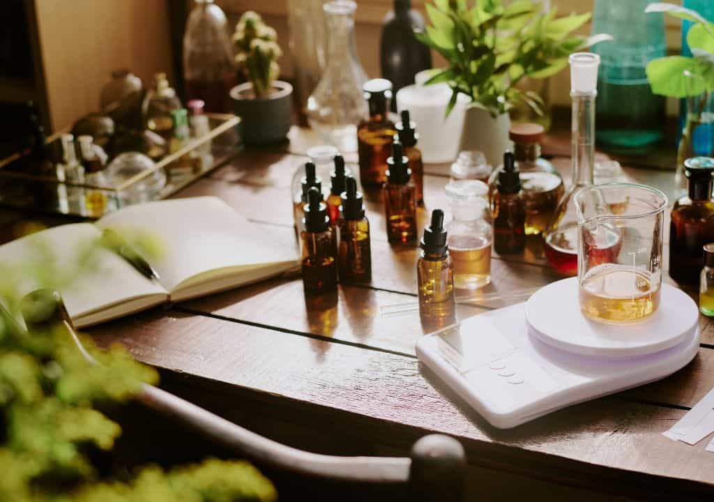 نحوه پر کردن شارژ شیشه عطر: راهنمای کامل گام به گام
