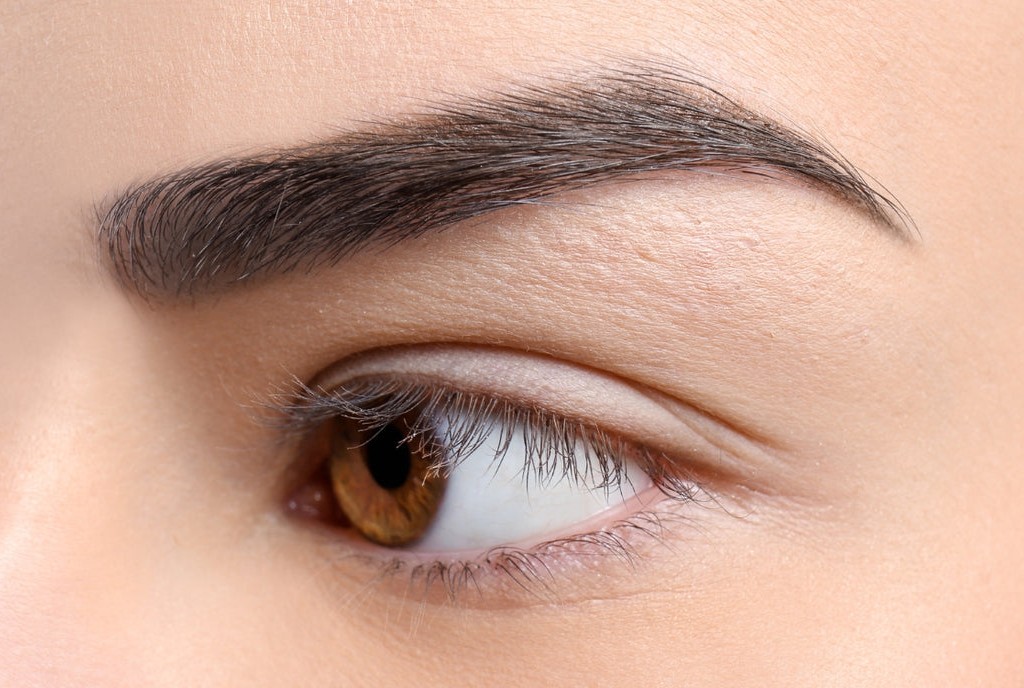 رازهای طبیعی تقویت مژه و ابرو با ساده‌ترین روش‌های خانگی