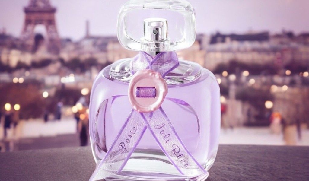 عطر و ادکلن زنانه ایو د سیستل: راز زیبایی و خوشبویی فرانسوی