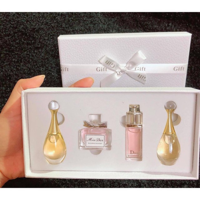 پک کادویی و گیفت ست برند دیور | Original New Dior Gift Set 4in1