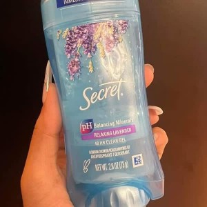 دئودورانت و ضد تعریق سکرت ۴۸ ساعته ژل شفاف با رایحه اسطوخودوس (۲.۶ اونس) Secret, 48 Hour Clear Gel Antiperspirant/Deodorant, Relaxing Lavender, 2.6 oz (73 g)