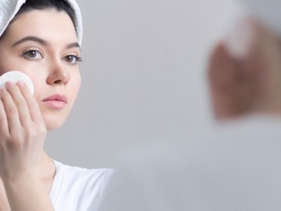 راهنمای کامل انتخاب و استفاده از تونر مناسب برای پاکسازی و تعادل پوست