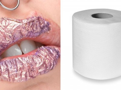 فیکس کردن رژلب با دستمال کاغذی و پنکیک برای ماندگاری و مات بودن