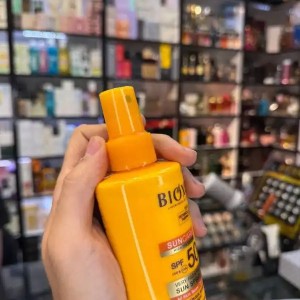 اسپری ضدآفتاب بیوکسین BIOXCIN SPF50