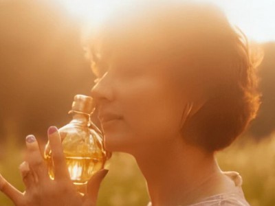 چگونه عطر امضای خود را پیدا کنیم؟ راهنمای کامل