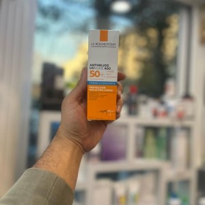 کرم ضد آفتاب مرطوب‌کننده لا روش پوزای آنتلیوس UVMune 400 SPF 50؛ محافظت بی‌نظیر و مراقبت روزانه برای پوست خشک و حساس