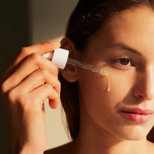 آمپول کنترل کننده منافذ سنتلا ماداگاسکار 100 میل - Madagascar Centella Poreminizing Fresh SKIN1004