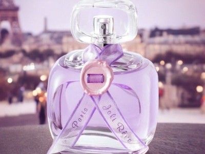 عطر و ادکلن زنانه ایو د سیستل: راز زیبایی و خوشبویی فرانسوی