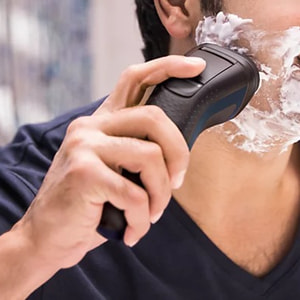 ریش‌تراش برقی فیلیپس سری 1000 مدل S1323/40؛ اصلاح خشک و مرطوب با تیغه‌های ComfortCut