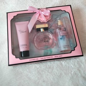 گیفت ست زنانه عطر Viva Luck