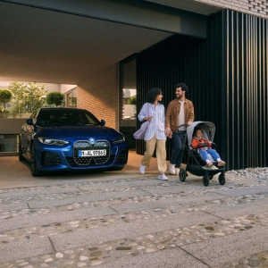 کالسکه تریو نکست بی ام و برند نونا   Nuna TRIV Next BMW Collection